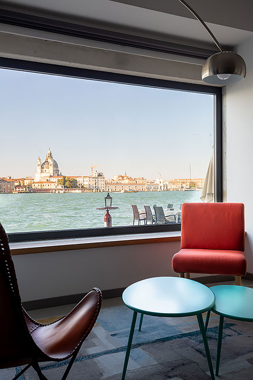 fotografo-airbnb-booking-case-Treviso-Venezia-particolare-salotto