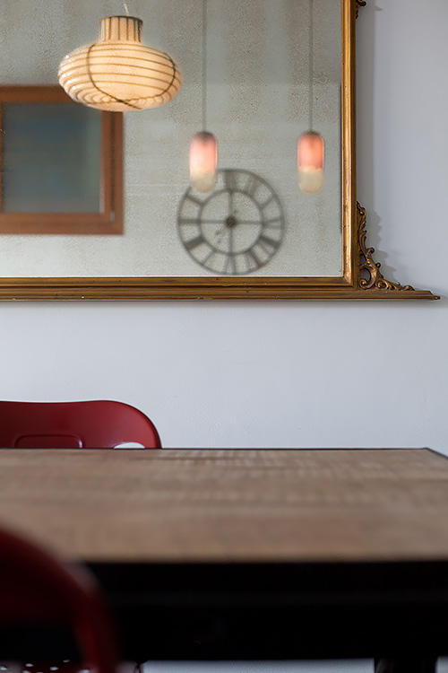 fotografo-airbnb-booking-case-Treviso-Venezia-particolare-tavolo